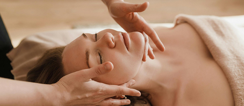 Keep in Touch Licensed Massage Therapist - Image & Logo